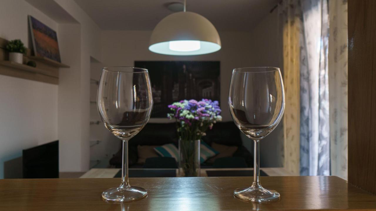 Rentalsevilla Coqueto Apartamento Con Terraza Privada Sevilha Exterior foto